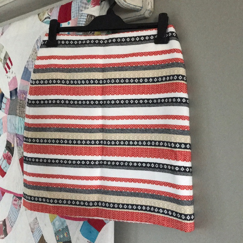 Skirt size 4